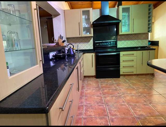 4 BEDROOM HOUSE FOR SALE IN CHROOM PARK